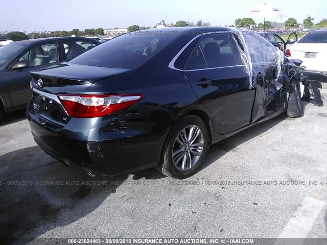 4T1BF1FK3HU431762 - 2017 TOYOTA CAMRY LE/XLE/SE/XSE BLACK photo 4