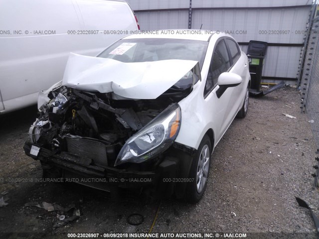 KNADM4A30F6468965 - 2015 KIA RIO LX WHITE photo 2