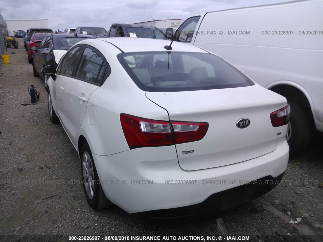 KNADM4A30F6468965 - 2015 KIA RIO LX WHITE photo 3