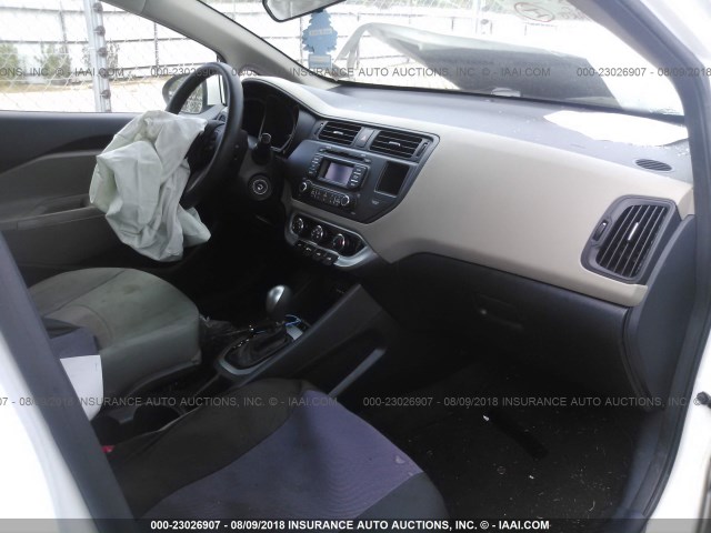 KNADM4A30F6468965 - 2015 KIA RIO LX WHITE photo 5