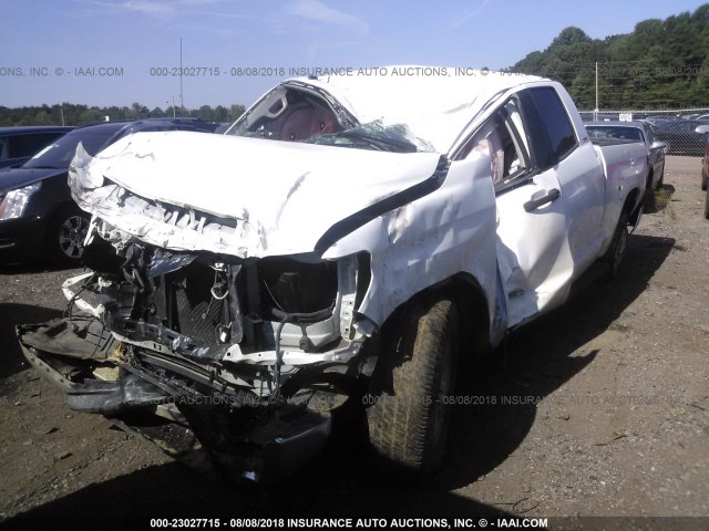 5TFRW5F19HX213423 - 2017 TOYOTA TUNDRA DOUBLE CAB SR/SR5 WHITE photo 6