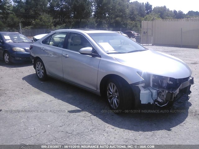 4T1BK1FK2HU584452 - 2017 TOYOTA CAMRY XSE/XLE Gümüş foto 1