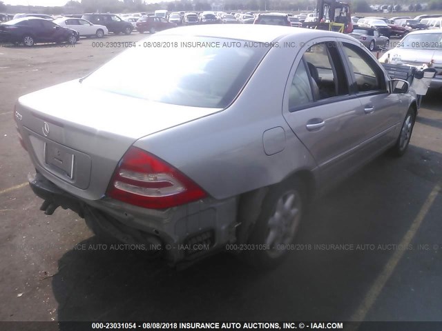 WDBRF64J24F544898 - 2004 MERCEDES-BENZ C 320 SILVER photo 4