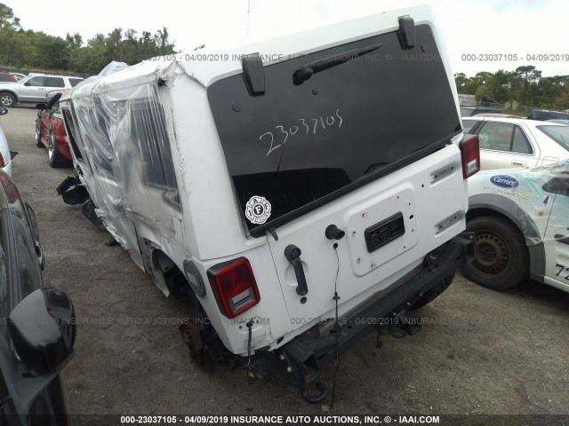 1C4HJWEG2CL273999 - 2012 JEEP WRANGLER UNLIMITE SAHARA WHITE photo 3