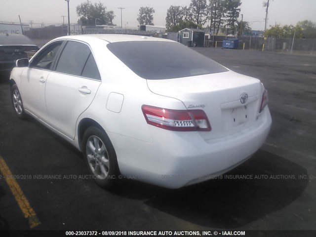 4T4BF3EK5BR206625 - 2011 TOYOTA CAMRY SE/LE/XLE WHITE photo 3