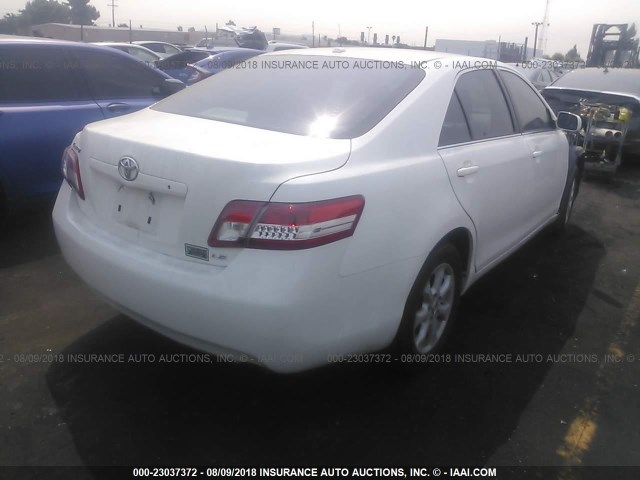 4T4BF3EK5BR206625 - 2011 TOYOTA CAMRY SE/LE/XLE WHITE photo 4