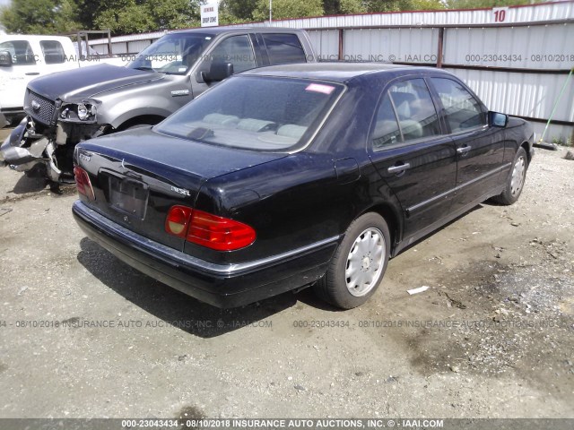 WDBJF20F5VJ031523 - 1997 MERCEDES-BENZ E 300D BLACK photo 4