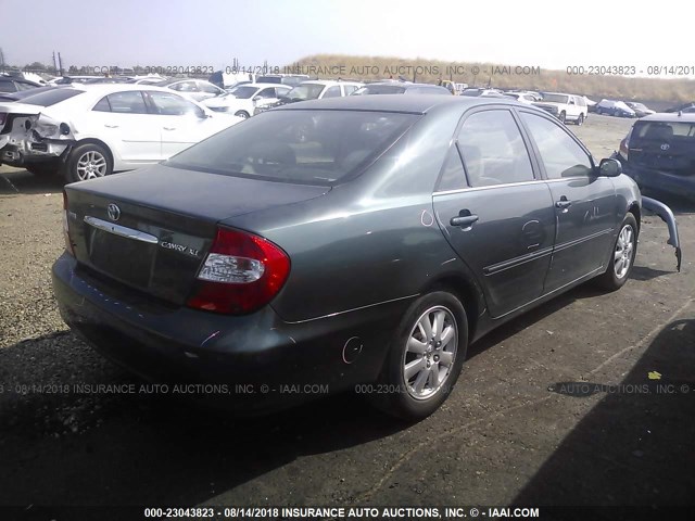 JTDBE30K720060552 - 2002 TOYOTA CAMRY LE/XLE/SE GREEN photo 4