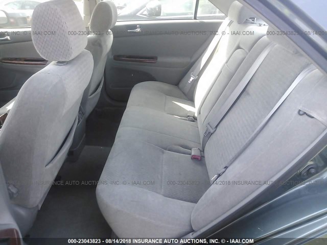 JTDBE30K720060552 - 2002 TOYOTA CAMRY LE/XLE/SE GREEN photo 8