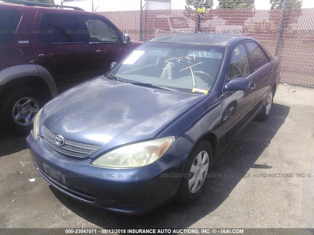 4T1BE32K23U246261 - 2003 TOYOTA CAMRY LE/XLE/SE BLUE photo 2