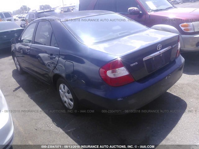 4T1BE32K23U246261 - 2003 TOYOTA CAMRY LE/XLE/SE BLUE photo 3