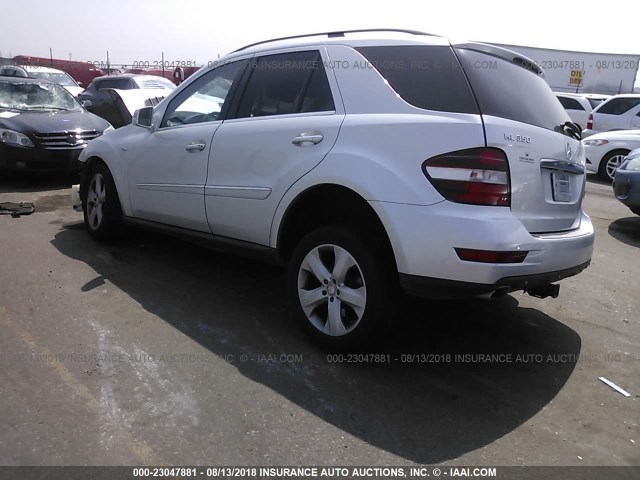 4JGBB2FB3BA696966 - 2011 MERCEDES-BENZ ML 350 BLUETEC SILVER photo 3