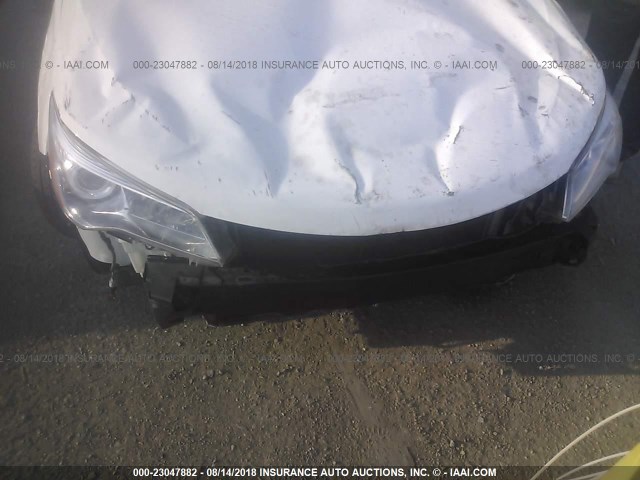 4T4BF1FK2FR516207 - 2015 TOYOTA CAMRY LE/XLE/SE/XSE WHITE photo 6