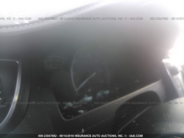 4T4BF1FK2FR516207 - 2015 TOYOTA CAMRY LE/XLE/SE/XSE WHITE photo 7