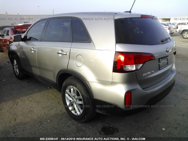 5XYKT3A62FG612272 - 2015 KIA SORENTO LX SILVER photo 3