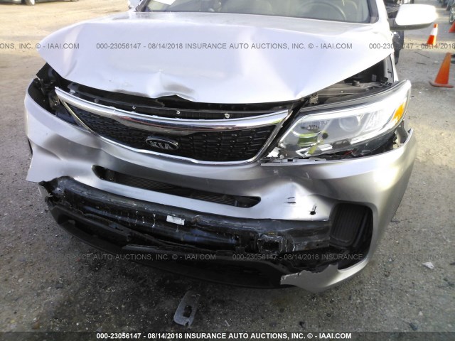 5XYKT3A62FG612272 - 2015 KIA SORENTO LX SILVER photo 6