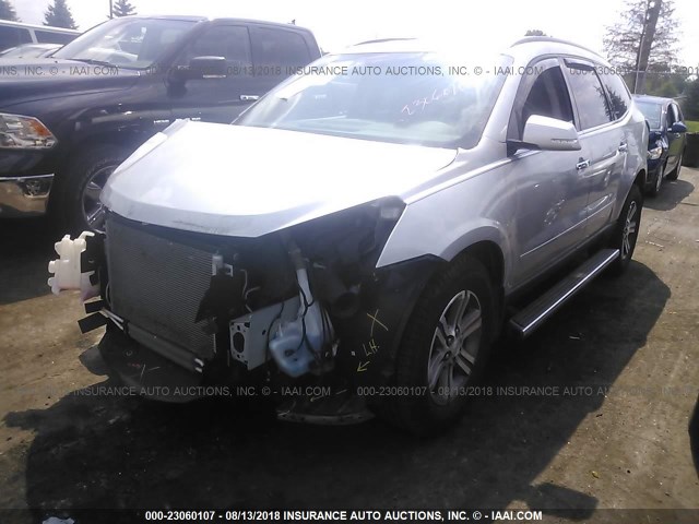 1GNKVHKD3HJ337607 - 2017 CHEVROLET TRAVERSE LT SILVER photo 2