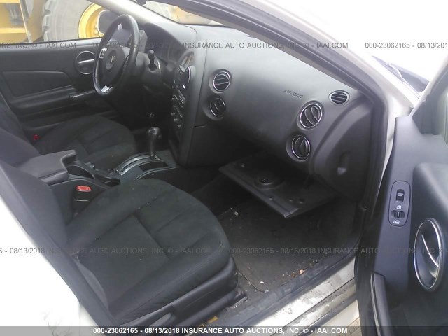 2G2WP552X71207916 - 2007 PONTIAC GRAND PRIX WHITE photo 5