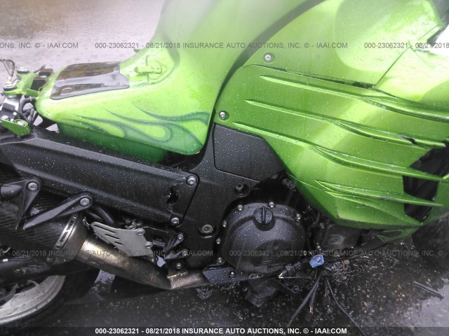 JKBZXNE1XCA003087 - 2012 KAWASAKI ZX1400 EC GREEN photo 8