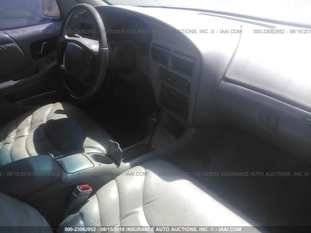 2G4WB52L9S1430167 - 1995 BUICK REGAL CUSTOM WHITE photo 5