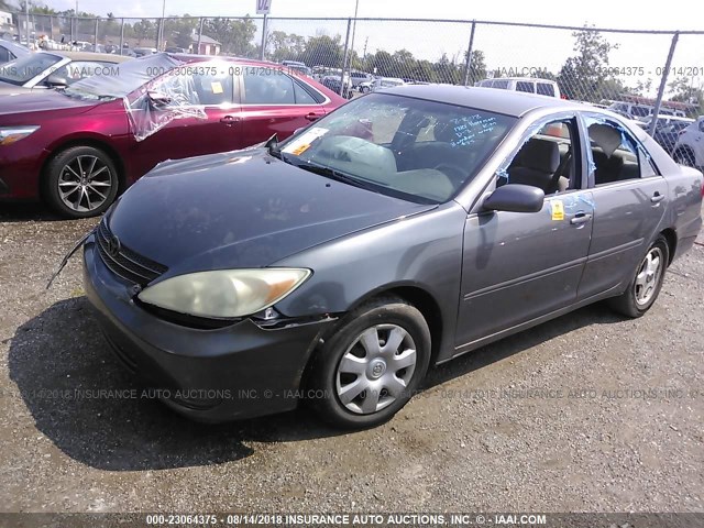 4T1BE32K34U827611 - 2004 TOYOTA CAMRY LE/XLE/SE GRAY photo 2