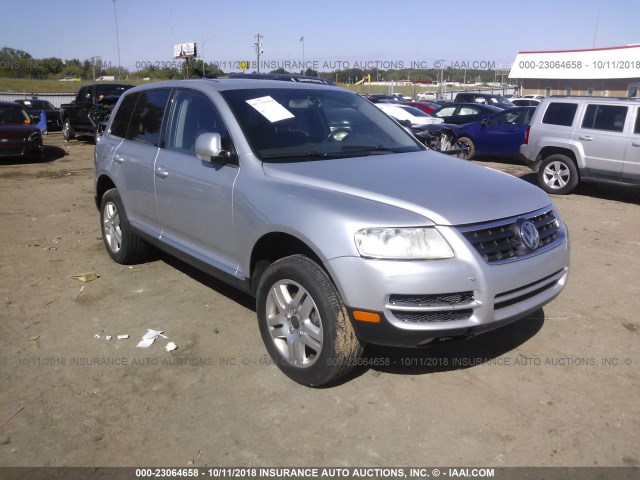 WVGCM77L64D054682 - 2004 VOLKSWAGEN TOUAREG 4.2 银色 照片 1
