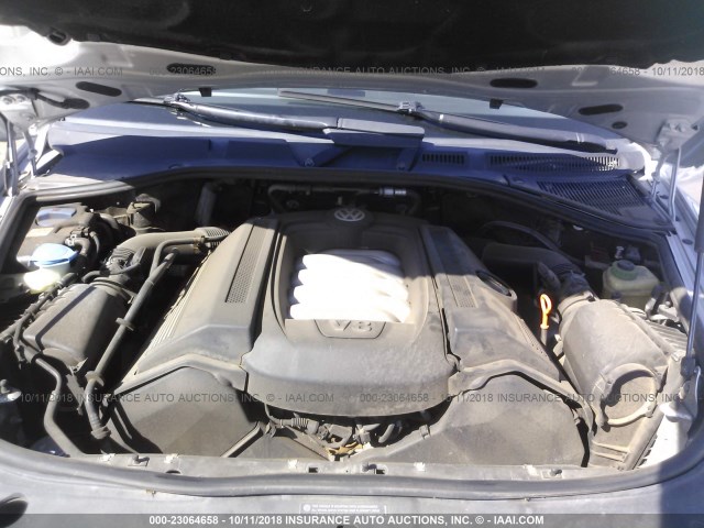 WVGCM77L64D054682 - 2004 VOLKSWAGEN TOUAREG 4.2 银色 照片 10