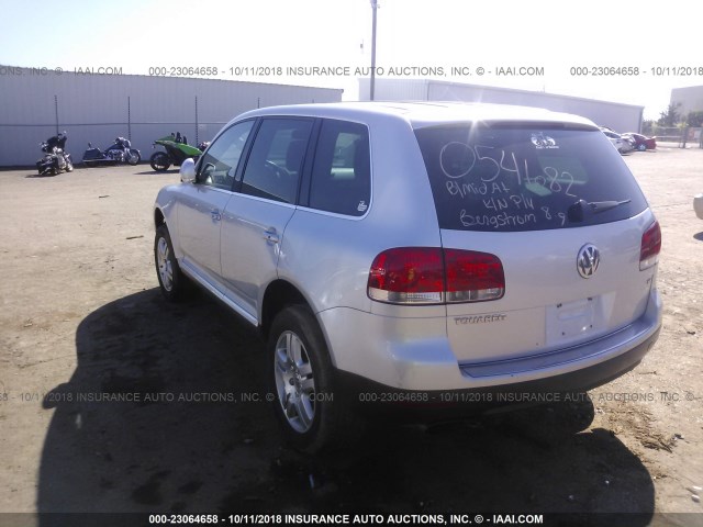 WVGCM77L64D054682 - 2004 VOLKSWAGEN TOUAREG 4.2 银色 照片 3