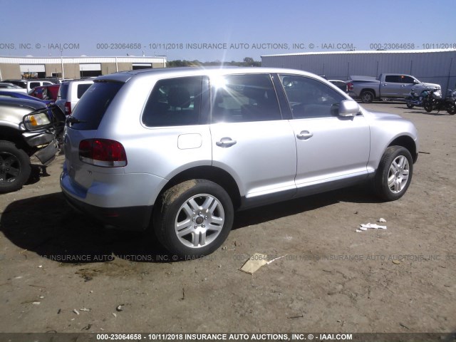 WVGCM77L64D054682 - 2004 VOLKSWAGEN TOUAREG 4.2 银色 照片 4