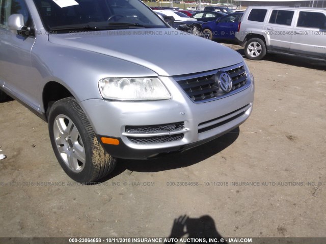 WVGCM77L64D054682 - 2004 VOLKSWAGEN TOUAREG 4.2 银色 照片 6