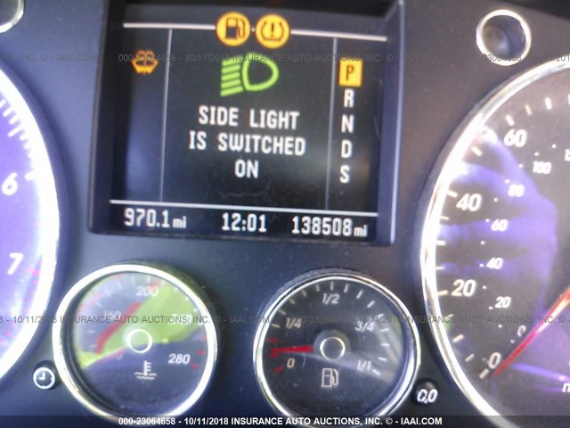 WVGCM77L64D054682 - 2004 VOLKSWAGEN TOUAREG 4.2 银色 照片 7