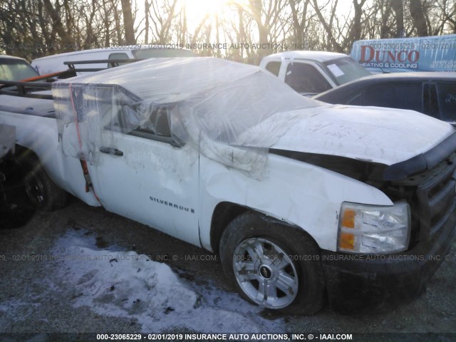 1GCEC14X58Z192923 - 2008 CHEVROLET SILVERADO C1500 WHITE photo 1