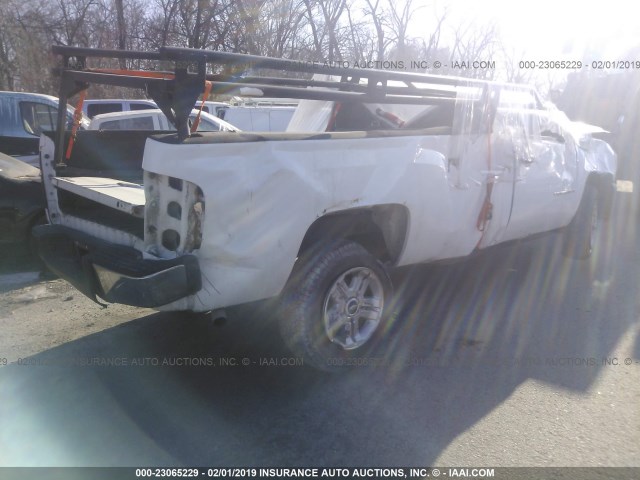 1GCEC14X58Z192923 - 2008 CHEVROLET SILVERADO C1500 WHITE photo 4