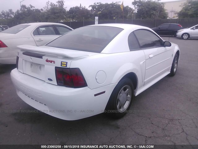 1FAFP40441F134434 - 2001 FORD MUSTANG WHITE photo 4