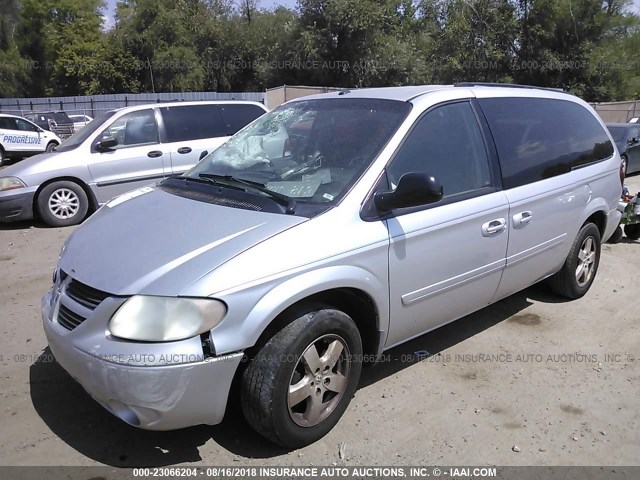 2D4GP44L36R898715 - 2006 DODGE GRAND CARAVAN SXT SILVER photo 2