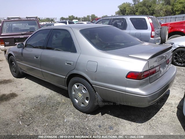 4T1BF22K9XU086098 - 1999 TOYOTA CAMRY LE/XLE Braun Foto 3
