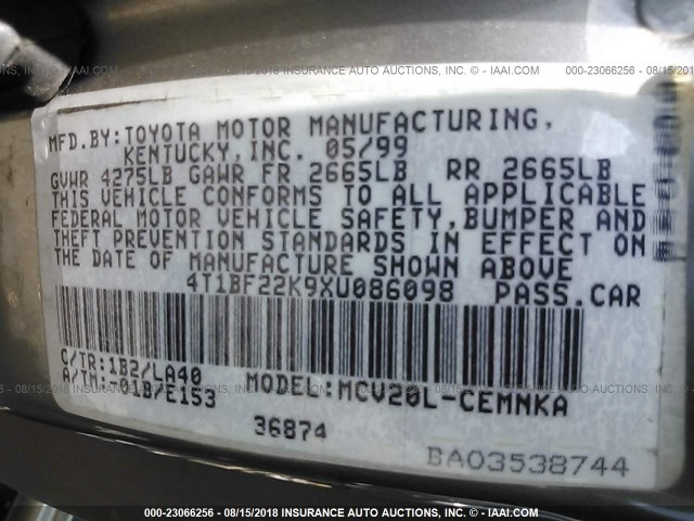 4T1BF22K9XU086098 - 1999 TOYOTA CAMRY LE/XLE Braun Foto 9