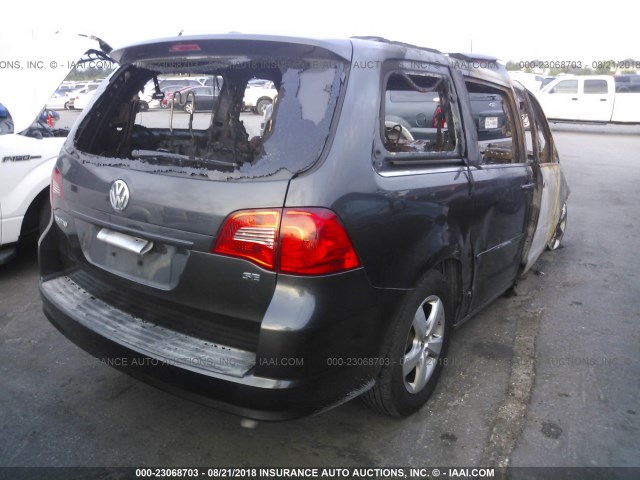 2V4RW3DG6BR695548 - 2011 VOLKSWAGEN ROUTAN SE GREEN photo 4