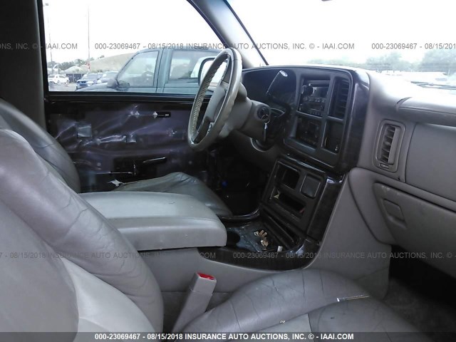 1GKEK63U45J131858 - 2005 GMC YUKON DENALI MAROON photo 5