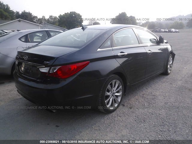 5NPEC4AB9DH535910 - 2013 HYUNDAI SONATA SE/LIMITED BLACK photo 4