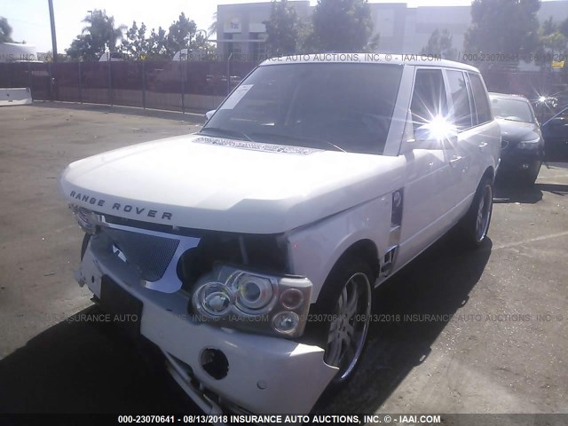 SALMF13468A290506 - 2008 LAND ROVER RANGE ROVER SUPERCHARGED WHITE photo 2