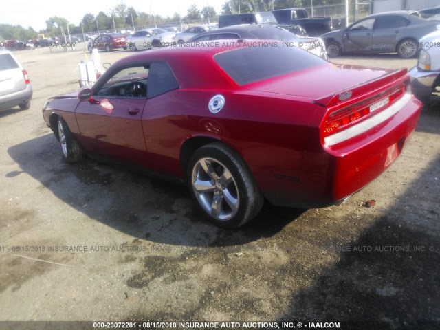 2C3CDYAG4DH553901 - 2013 DODGE CHALLENGER SXT RED photo 3