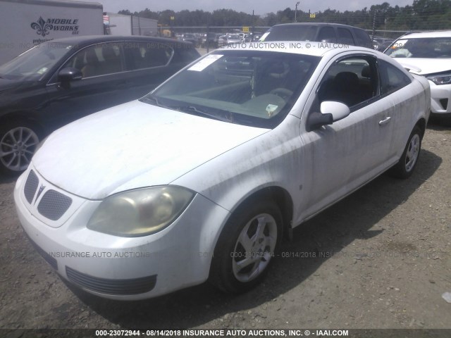 1G2AL15F477132988 - 2007 PONTIAC G5 WHITE photo 2