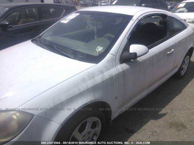 1G2AL15F477132988 - 2007 PONTIAC G5 WHITE photo 6