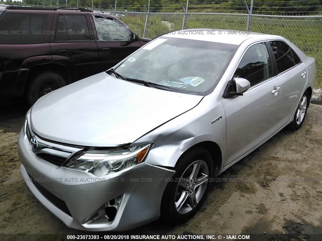 4T1BD1FK1DU079314 - 2013 TOYOTA CAMRY HYBRID/LE/XLE SILVER photo 2