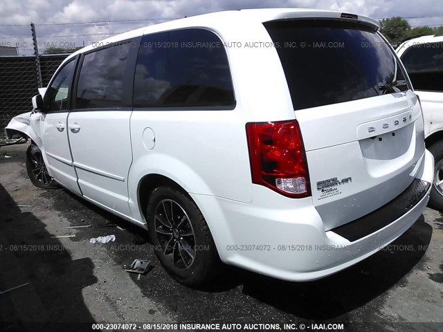 2C4RDGBG4GR350469 - 2016 DODGE GRAND CARAVAN SE WHITE photo 3