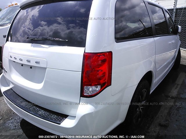 2C4RDGBG4GR350469 - 2016 DODGE GRAND CARAVAN SE WHITE photo 4