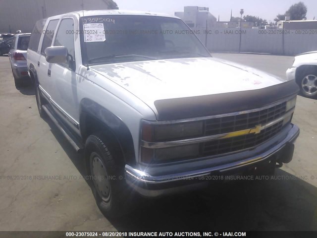 1GNGK26N4PJ393875 - 1993 CHEVROLET SUBURBAN K2500 WHITE photo 1