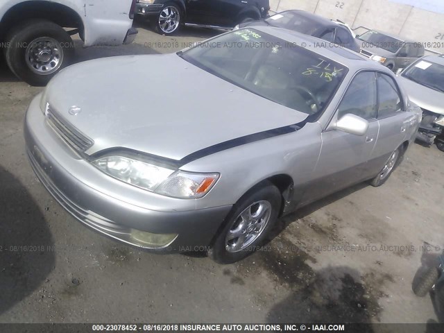 JT8BF28G0X5055337 - 1999 LEXUS ES 300 TAN photo 2