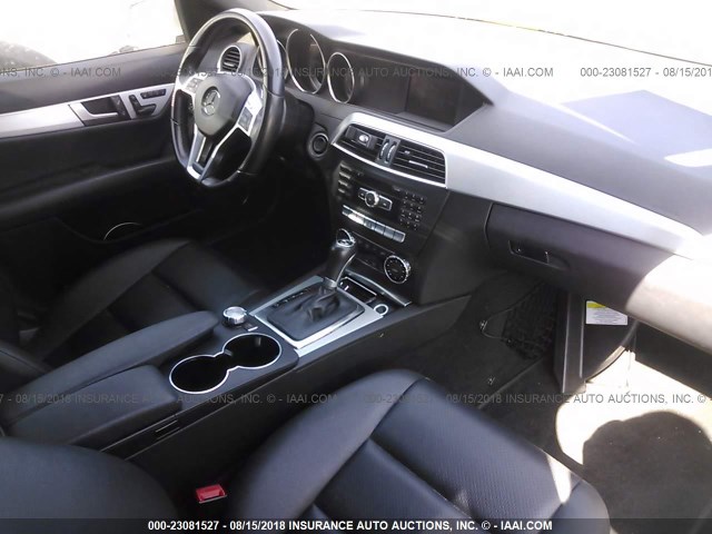 WDDGF4HB2DA865570 - 2013 MERCEDES-BENZ C 250 SILVER photo 5